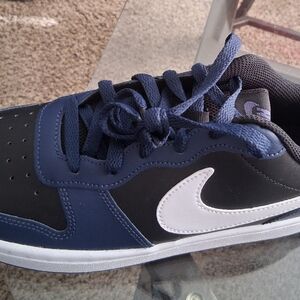 Kids Nike Court Borough Low 2 Size 7Y